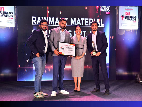 Tejas Changede, Saurabh Rana and Shrenik Bora, felicitated by Sanya Malhotra at the ET Business Awards event in Pune