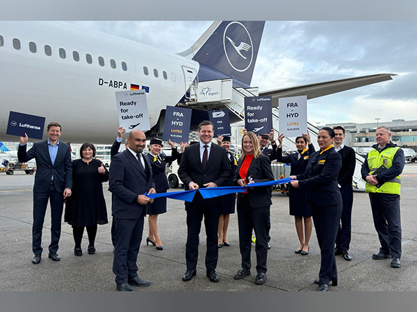 Lufthansa CCO Heiko Reitz ribbon cutting inaugural FRA-HYD flight