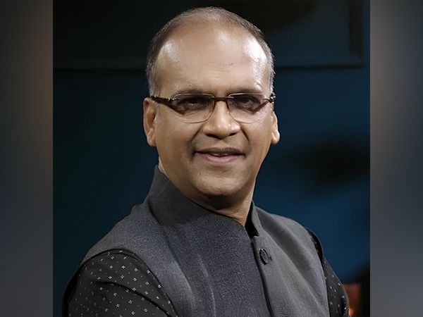 Trade Analyst Komal Nahta supports the film  'Hero Heeroine' which has a message for youth