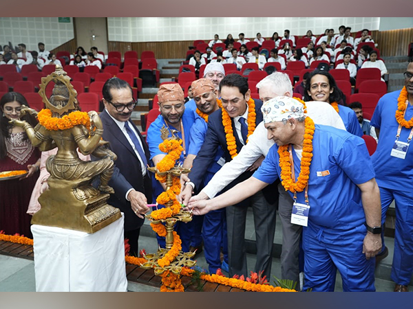 Sharda Hospital Organises India's First-Ever International Robotic Workshop with multiple systems