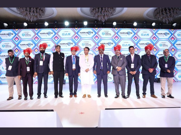 (Left To Right)- Ravish Manchanda, Raj Mehta, Nitin Mehra, Rajesh Sheth, Ravi Varma, Suresh Prabhu Former Union Minister, Sumanth Reddy, Amit Chopra, Shivakumar C. R, Sameer Arora, Dr. RAJ V Amonkar