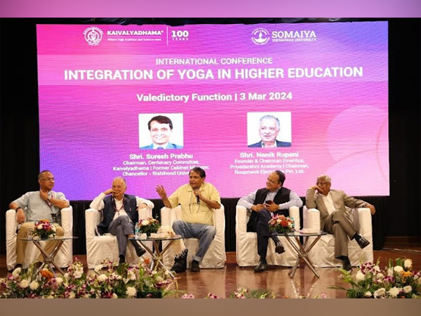 L to R: Subodh Tiwari, CEO, Kaivalyadham, Nanik Rupani, Suresh Prabhu, Prof V N Rajasekharan Pillai and Dr Naresh Chandra