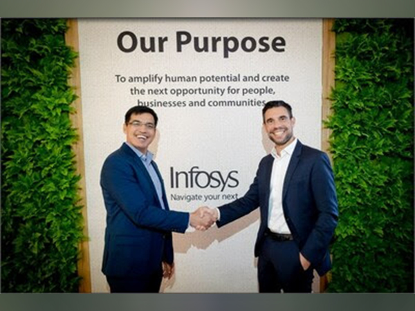 Sumit Virmani, Executive Vice President & Global Chief Marketing Officer, Infosys, along with Daniele Sano, Chief Business Officer, ATP, in Vienna.