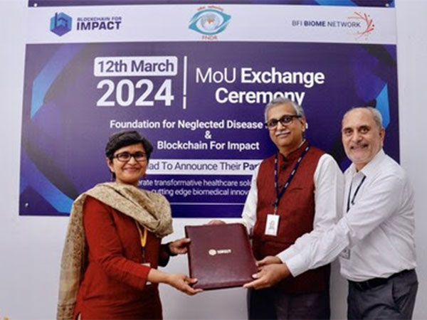Dr Pooja Agrawal, Program Director, BFI, exchanging the MoU with Dr Shridhar Narayanan, Chief Executive Officer of FNDR, and Dr R K Shandil, Chief Scientific Officer of FNDR.