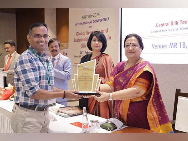 Devi Ramana Reddy, ISCM head at Taneira, accepting recognition for the commercialization of 'Computerized Zari Testing', a non-destructive zari testing protocol at Bharat Tex-2024, New Delhi