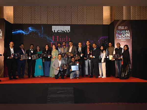 Mandakini confers the winners of the 5th Edition of the High Flyers 50 Global Icon Awards 2024