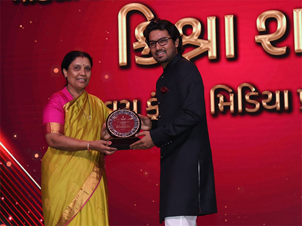 Gujarati film "Bharat Maro Desh Che" based on the book "Sarnama Vagarna Manvio" by Mittalben Patel wins 6 awards at "Gujarat State Awards 2021"