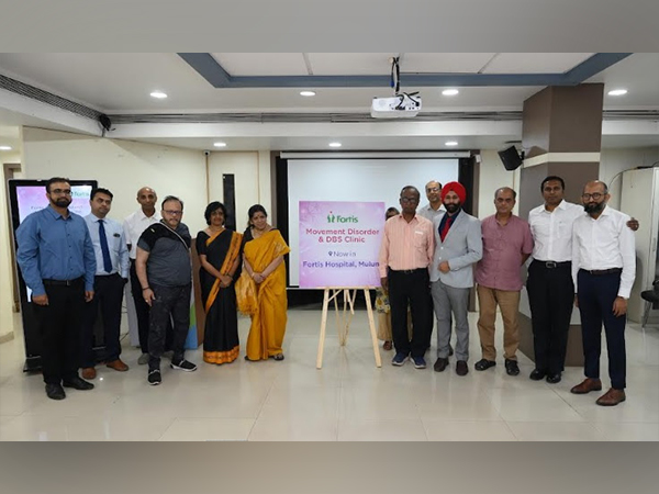 Dr Gurneet Singh Sawhney, Senior Consultant-Neuro and Spine Surgery, Fortis Hospital Mulund along with the neurology team at the launch of Movement Disorder & DBS Clinic