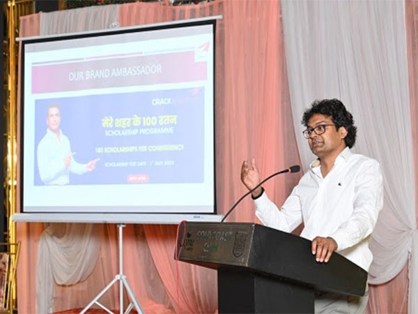 Neeraj Kansal, Founder & CEO of Crack Academy addressing the audience