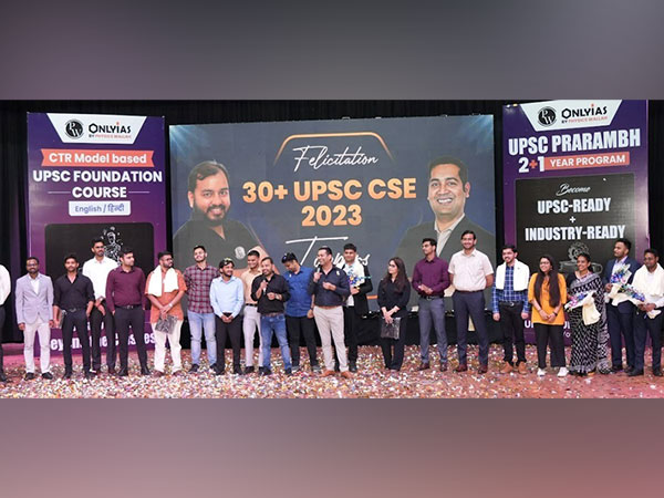 L-R, Alakh Pandey, CEO & Founder of Physics Wallah & Mr Sumit Rewri, CEO, PW Only IAS, felicitating the toppers of the UPSC Civil Services 2023 Exam