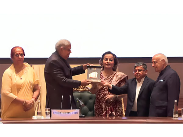 Dr. Bina Modi Felicitated by Vice President of India for Contributions to SILF