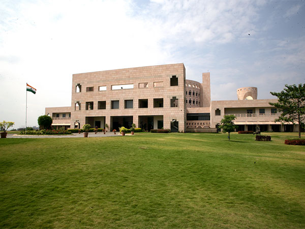 ISB Launches I-Venture Immersive ivi Programme for Grassroot Entrepreneurs; No Degree, CAT, GMAT, GRE Needed