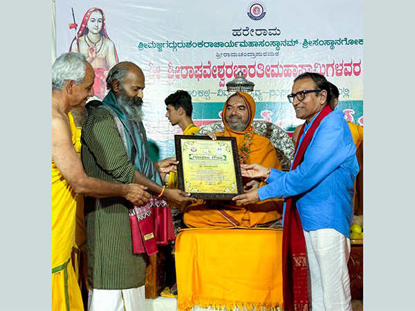 Dinesh Shahra Foundation Encourages Excellence in Indigenous Cow Care as they present Gopal Gaurav Awards