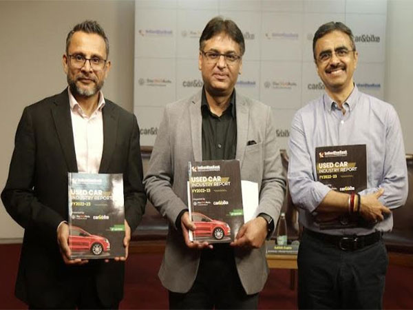 Indian Blue Book Launch - Mohammed Turra, CEO - Designate, Mahindra First Choice; Ashish Gupta, Brand Director, Volkswagen Passenger Cars India; Ashutosh Pandey, MD & CEO, Mahindra First Cars