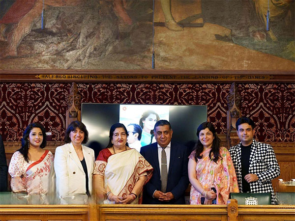 Left to right: Rubayat Jahan, Seema Malhotra Mp, Anuradha Paudwal, Lord Tariq Ahmad, Kavita Paudwal, Raja Kashif