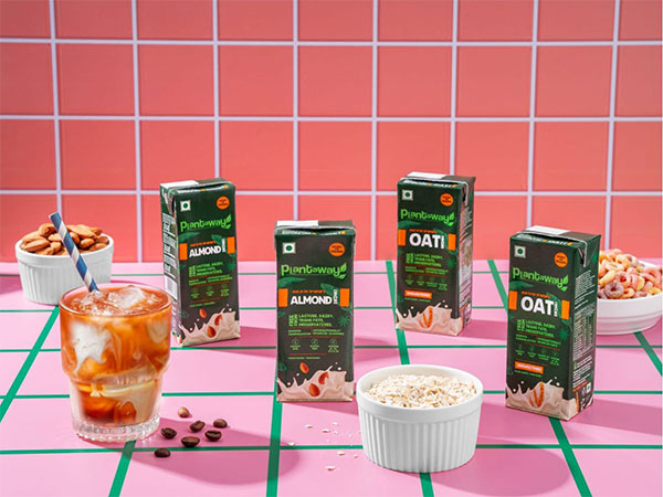 Plantaway Banks On Convenience: Introduces 200ml Oat and Almond Mylk Packs