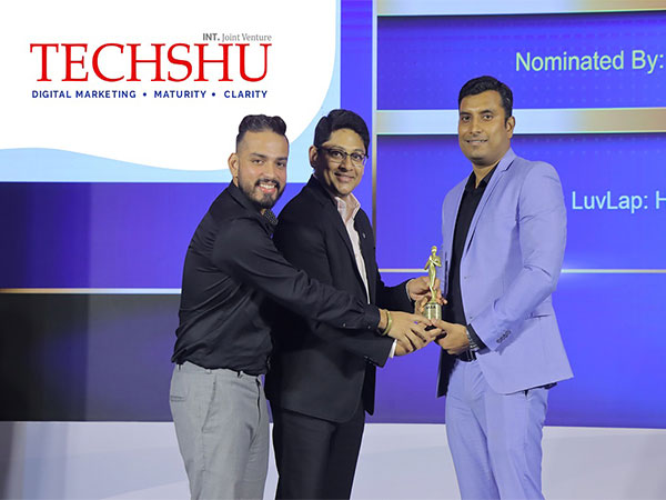 Sanjeeb Kr. Panda, Senior Vice President, Global Sales & Marketing, from INT TechShu received the Gold award for E-commerce Marketing Achievement at the CMO CHARCHA Kolkata Summit & Awards