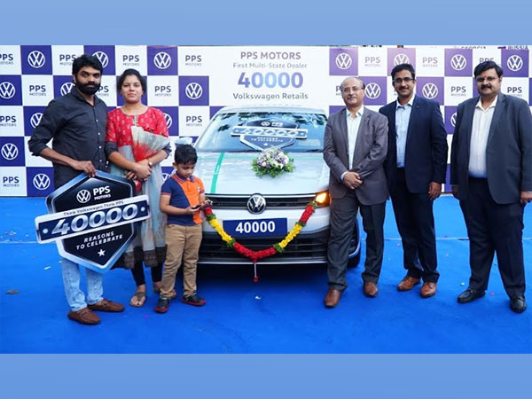 Volkswagen India officials and Harsh Mehta, AVP at PPS Motors handing over the 40,000th car in a special ceremony at Volkswagen PPS Motors' showroom in Hyderabad