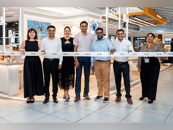 Marie Franck & Ingrid Pineau from Parfums Christian Dior along with Ashish Chopra (CEO), Abhijit Das(Head of Marketing) with other key executives of Delhi duty free