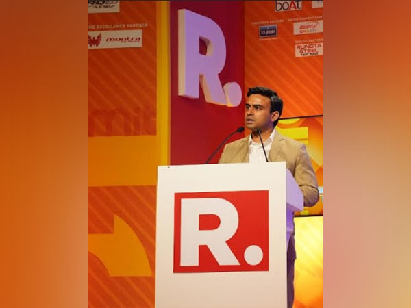 Dr. Dhruv Galgotia, CEO of Galgotias University, inspiring young leaders at the Republic Youth Summit 2024 held at Galgotias University