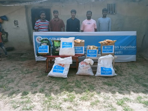 TR Construction and Design distributes essential supplies to children in Dihi Latehar with IYDF