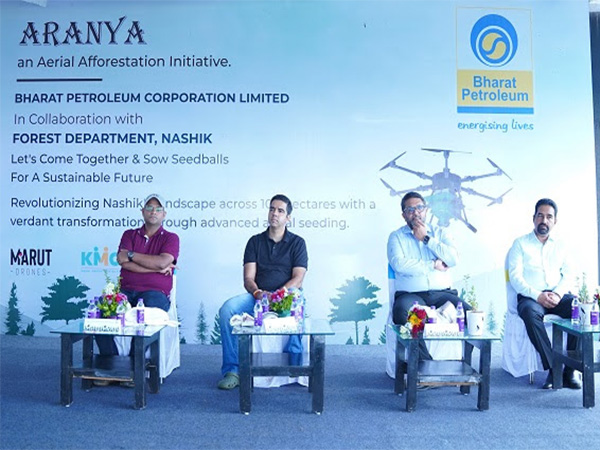 Pankaj Garg, DFO, Nashik, Jalaj Sharma, District Collector, Nashik, Biju Gopinath, Executive Director (Pipelines), Rajan M., GM (CSR)