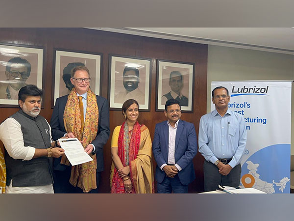 The Lubrizol Corporation signs a MoU with Uday Samant, Minister for Industries, Maharashtra