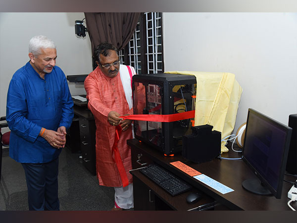 Dr. Shrinivasa Varakhedi, Vice Chancellor, Central Sanskriti University, New Delhi along with Prof P R Mukund, Founding Trustee, Tara Prakashana inaugurating 3D printing laboratory