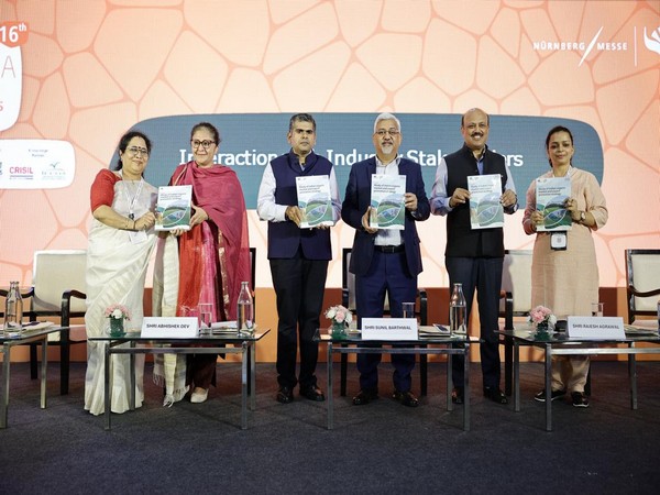 Sunil Barthwal, Commerce Secretary unveiling the Report by APEDA at BIOFACH INDIA 2024 EXHIBITION