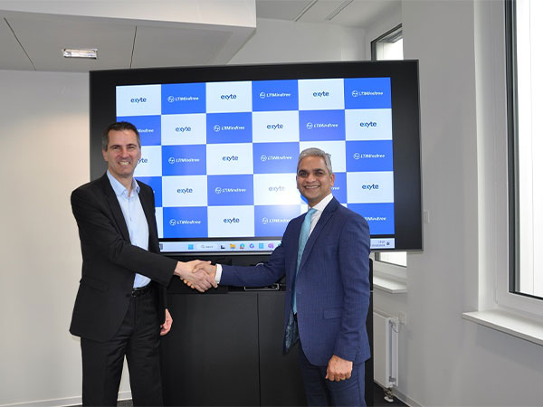 Klaus Glatz, Senior Vice President, Corporate IT, Exyte (Left) and Srinivas Rao, EVP & Chief Business Officer, LTIMindtree (right) at the LTIMindtree-Exyte partnership announcement event.