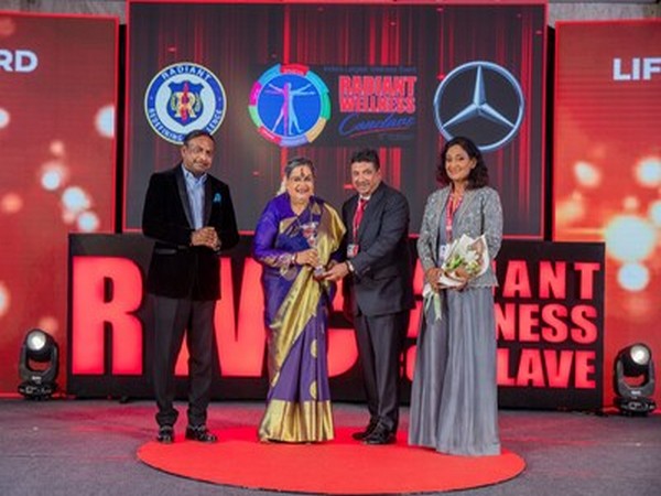 L to R: Col. David Devasahayam, Usha Uthup, Palanivel Thiaga Rajan (Minister of Information Technology & Digital Services, Tamil Nadu), Dr Renuka David presented by Radiant Group of Companies