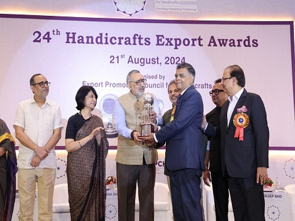 Cycle Pure Agarbathi has bagged two prestigious awards at the 24th Handicrafts Export Awards