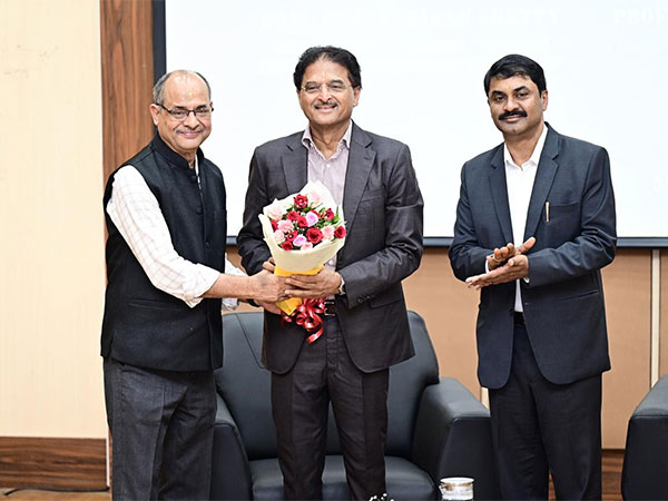 Manoj Tiwari, Director; Shashi Kiran Shetty, Chairman, IIM M; G. Satheesh Reddy, President, Aeronautical Society India, Former Secretary DDRND, Chairman, DRDO & Scientific Adviser Raksha Mantri