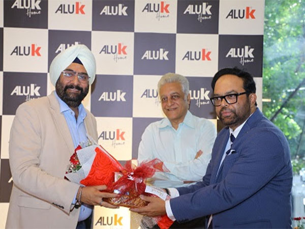 Inauguration of AluK Home Experience Center in Bangalore by key players of the industry