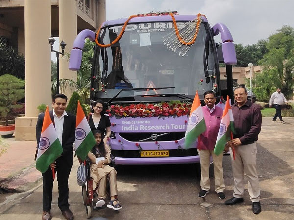 Dignitaries flagging off the Springer Nature Research Tour at ICSSR