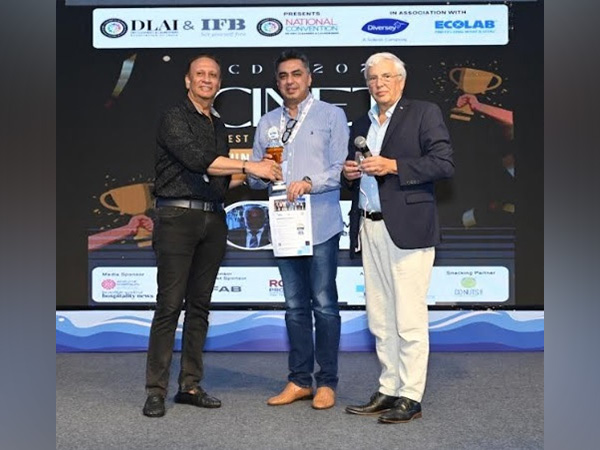 Sachin Dewan, CEO of Bianca The Luxury Clothspa, receives the CINET - Professional Textile Care Overall Award India 2024 from Suresh Bhatia (DLAI) and Peter Wennekes (CINET)