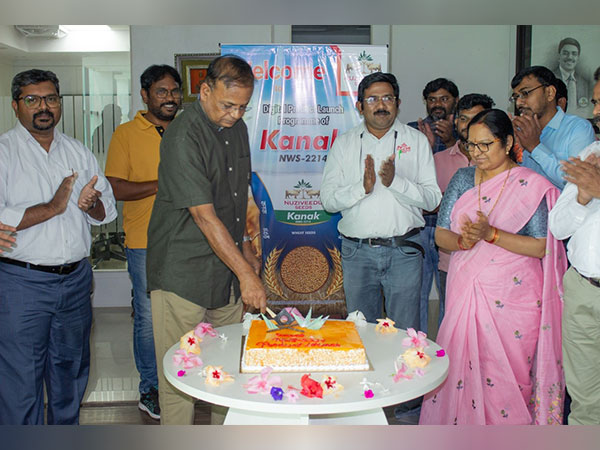 Dr P. Satish Kumar, Director, Nuziveedu Seeds, Unveiling NWS - 2214 Kanak - Wheat Variety