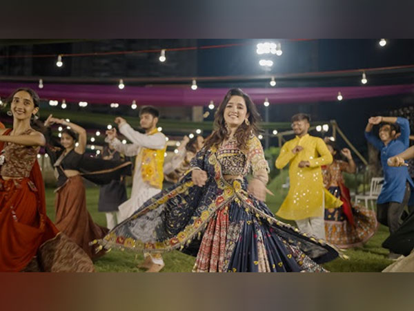 Behind the scenes of "Vhalam Hun Kantadi Re" a garba anthem sung by Shirley Setia