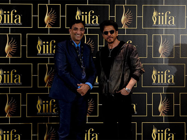 Dr Arpit Chopra Jain honoured as special guest  at IIFA Awards 2024