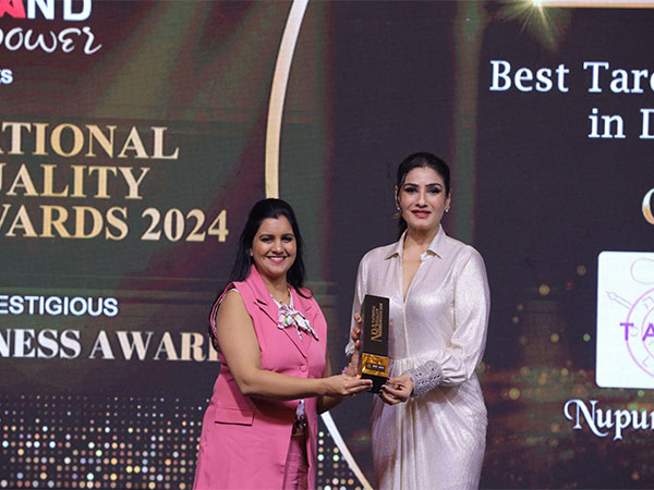 Nupur Heda Patil receiving Brand Empower's "National Quality Award 2024" from Padma Shree Awardee, Raveena Tandon