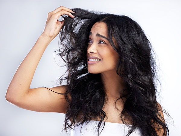 7 Reasons Your Hair is Frizzy and How to Fix It