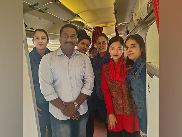 Zenplus Fleet Employee Praveen Kumar with Flight Attendants