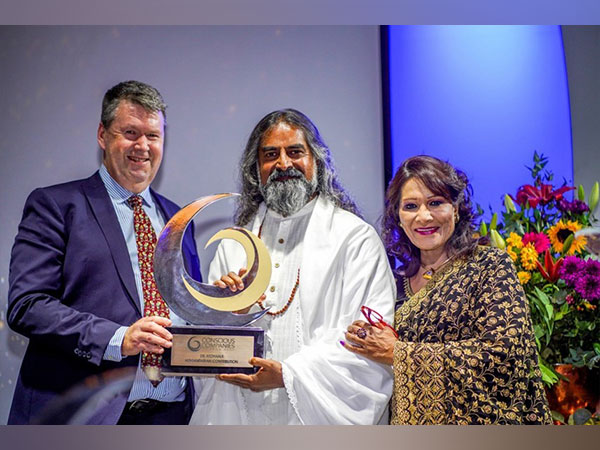 Mohanji honored with Humanitarian Award at 2024 Conscious Companies Awards in Johannesburg, South Africa