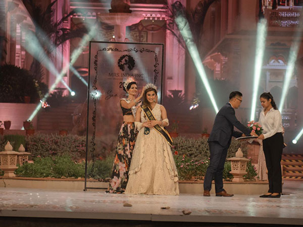 Sakshi Gupta Crowned Mrs. India International Summit 2024 at Mrs. India Inc Season 5