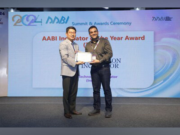 Ojasvi Babber, CEO, Amity Innovation Incubator, receiving the Asian Association of Business Incubation (AABI) 'Incubator of the Year Award 2024' from Kwang-Geun Lee, President, AABI.