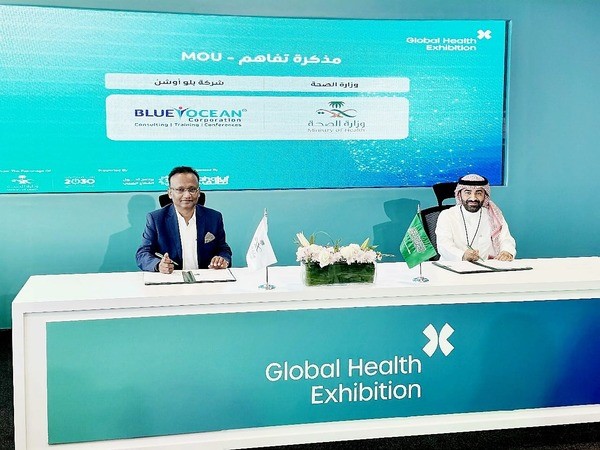 Maree Al Qahtani, Saudi Deputy Health Minister & Dr. Sathya Menon signs MOU at Global Health Summit.