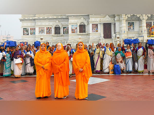 Uplifting Lives: 14,000 Impoverished Widows and Holy Men Receive Aid at Prem Mandir and Kirti Mandir