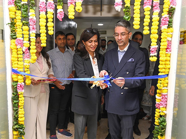 Dr Devlina Chakravarty (MD, Artemis Hospitals) and Abhinav A. Bindra, (Founder, ABTP) during the launch of the ADVANCED PHYSIO CARE CLINIC.