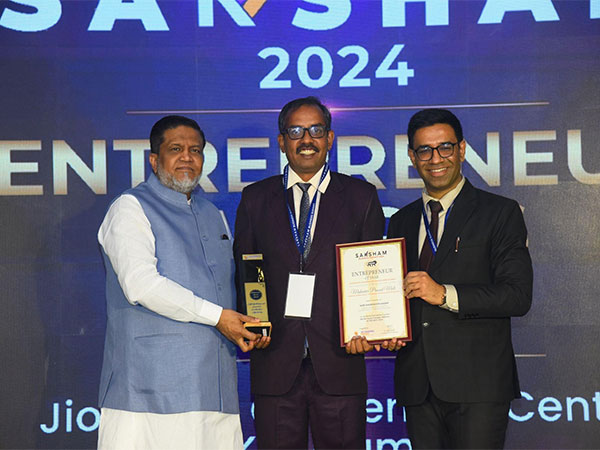 Mahaveer Prasad Mali Receives Entrepreneur Excellence Award at Saksham Summit 2024