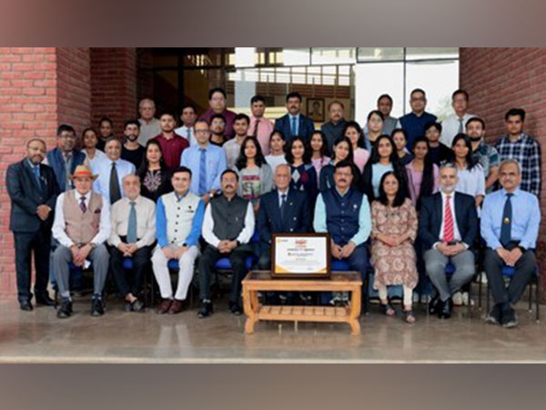 Dignitaries, Heads of Institutions, faculty, staff and students at Amity University Madhya Pradesh celebrate the prestigious "INSTITUTION OF HAPPINESS - 2024" award